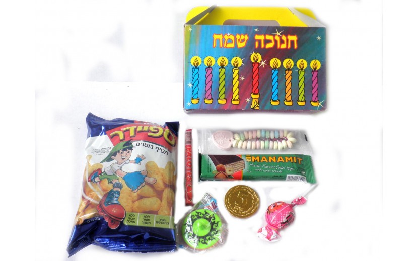 מארז חנוכה מלא ממתקים