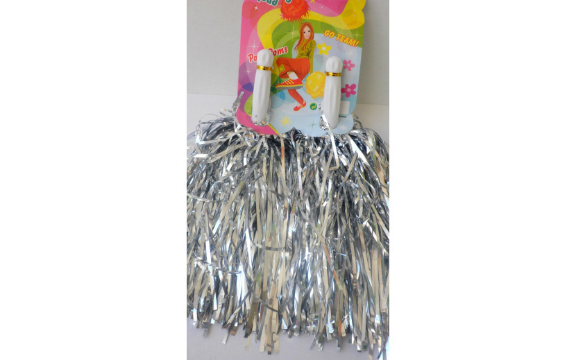 זוג מעודדות עם ידיות צבע כסף