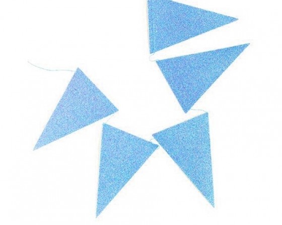 שרשרת משולשים תכלת גליטר מרהיבה